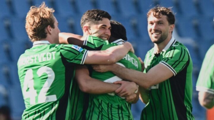Jay Idzes dan kawan-kawan menang 2-1 atas Cagliari dalam laga lanjutan Serie A