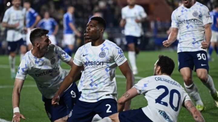 Inter Dekati Gelar Scudetto usai Menang 4-3 atas Como dalam Laga Dramatis