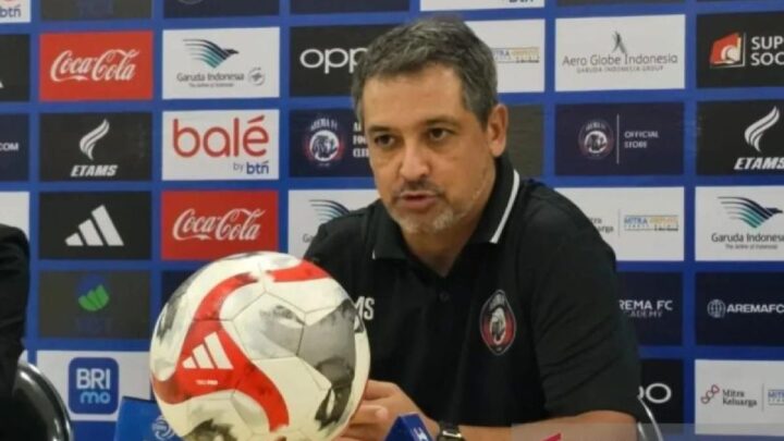 Arema FC tampil dengan skuad penuh saat menghadapi Persita dalam laga lanjutan kompetisi