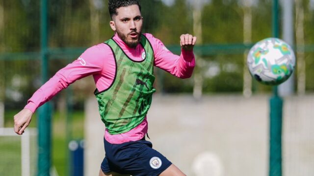 Guardiola Minta Rayan Cherki Lebih Sering Beroperasi di Sepertiga Akhir Wilayah Lawan