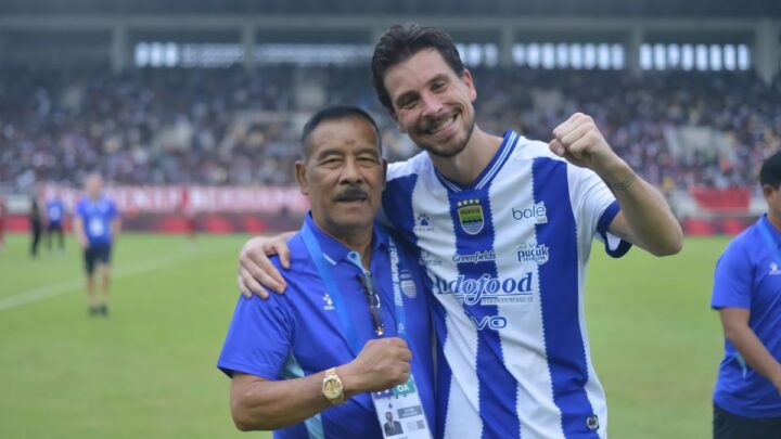 Manajer Persib minta pemain menjaga mentalitas menghadapi delapan laga tersisa musim ini