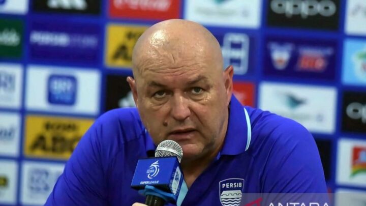 Bojan Hodak Soroti Kesalahan Persib, Nilai Tim Perlu Lebih Cermat di Lapangan