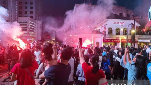 Bandung Gelar Pesta Usai Persib Raih Tiga Gelar Juara Liga Secara Beruntun