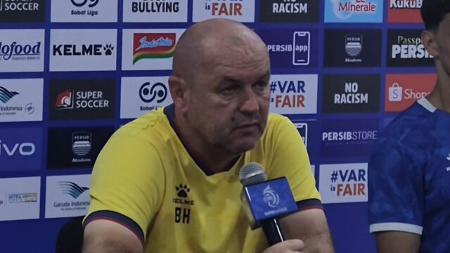 Bojan Tegaskan Persib Tanpa Tekanan saat Jalani Laga Penentu Kontra Persijap