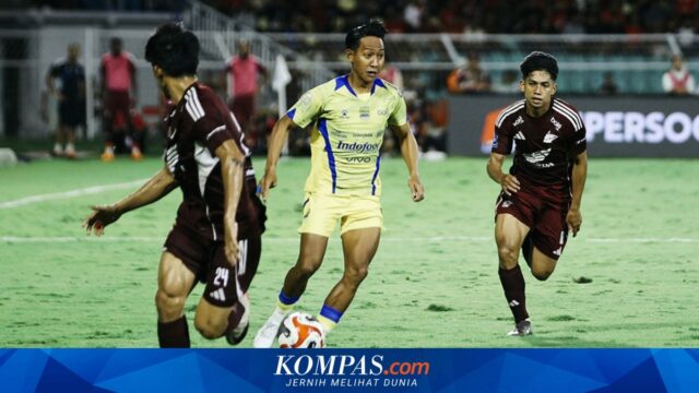 PSM Vs Persib 1-2, Suporter Masuk Lapangan Seusai Laga