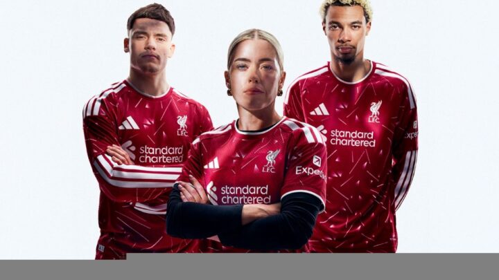 Jersi Kandang Baru Liverpool Kini Tersedia di Indonesia, Resmi Dipasarkan untuk Penggemar