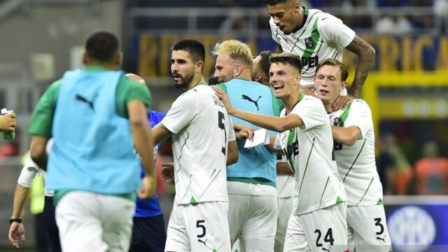 Sassuolo Menang 2-0 atas AC Milan yang Bermain dengan 10 Pemain