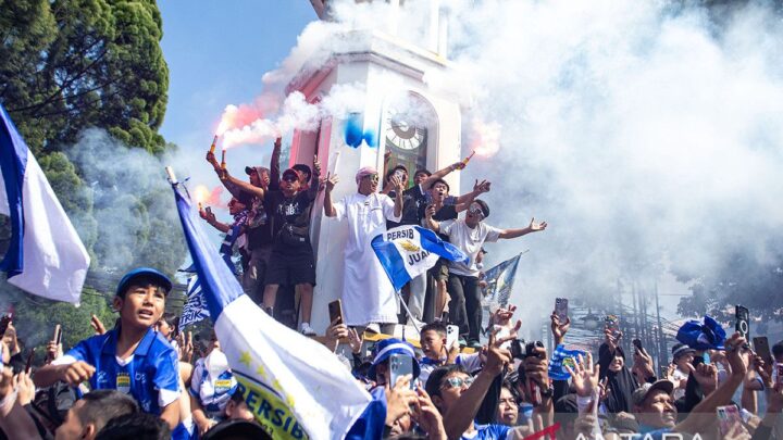 Persib Bandung Apresiasi Antusiasme Suporter saat Perayaan Gelar Juara
