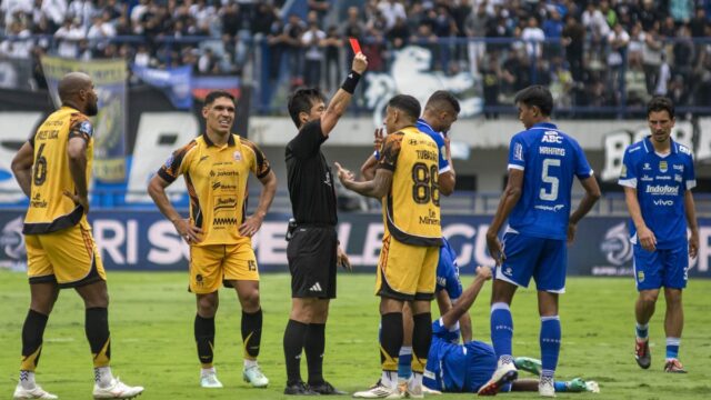 Persija Diinstruksikan Menjamu Persib di Samarinda