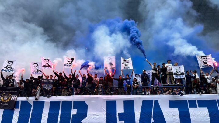 Jelang lawan Persija, ribuan Bobotoh hadir memadati sesi latihan Persib di GBLA