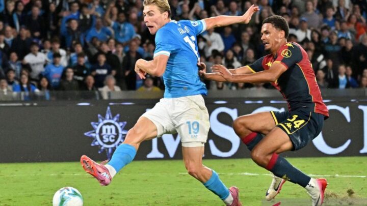 Rasmus Hojlund Resmi Gabung Napoli dengan Status Transfer Permanen