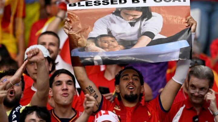 Kisah di Balik Foto Lionel Messi Saat Memandikan Lamine Yamal Semasa Bayi