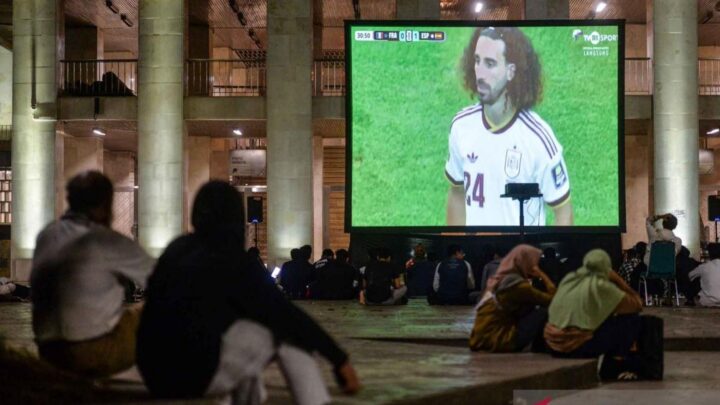 Suasana Nonton Bareng Piala Dunia 2026 di Masjid Istiqlal: Tertib dan Penuh Antusiasme