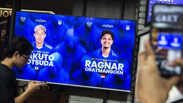 Persib Rekrut Ragnar Oratmangoen dan Gakuto Notsuda
