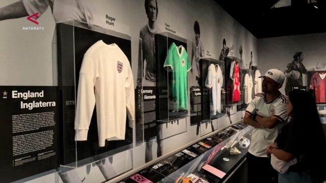 Pameran FIFA di Miami tampilkan jersei Indonesia dan trofi Jules Rimet