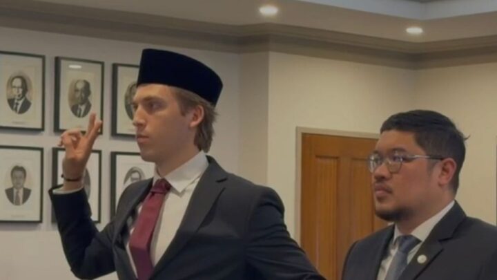 Vickery resmi jadi WNI, Presiden titip mimpi Piala Dunia 2030