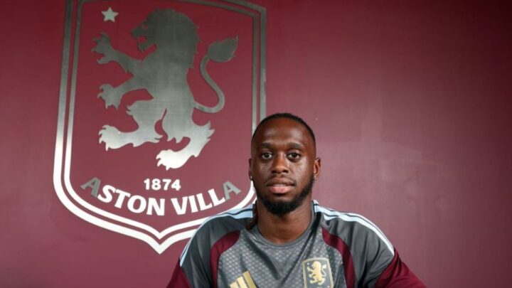 Aston Villa resmi datangkan Aaron Wan-Bissaka untuk memperkuat lini belakang musim ini