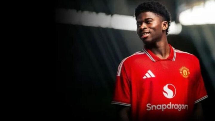 Carlos Baleba Baru Gabung Manchester United, Dipastikan Absen Selama Tiga Pekan