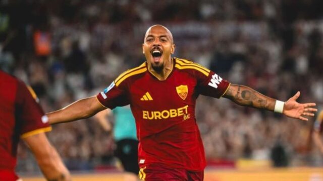Donyell Malen Pimpin Roma Menang 4-0 atas Fiorentina dalam Laga Serie A