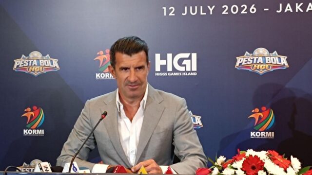 Luis Figo Desak Presiden FIFA Gianni Infantino Mundur dari Jabatannya