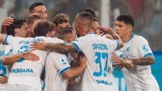 Napoli awali kompetisi dengan kemenangan 2-0 atas Genoa