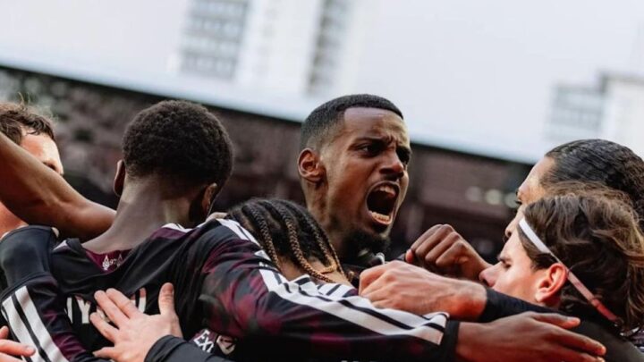 Liverpool Menang 2-1 atas Brentford dalam Laga yang Diwarnai Dua Kartu Merah